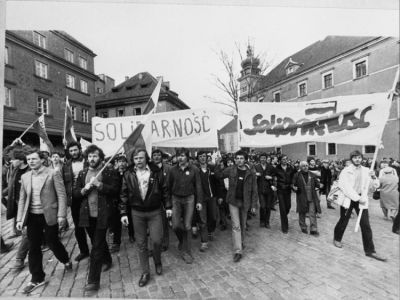 Demonstracja na Placu Zamkowym w Warszawie, maj 1982 r...